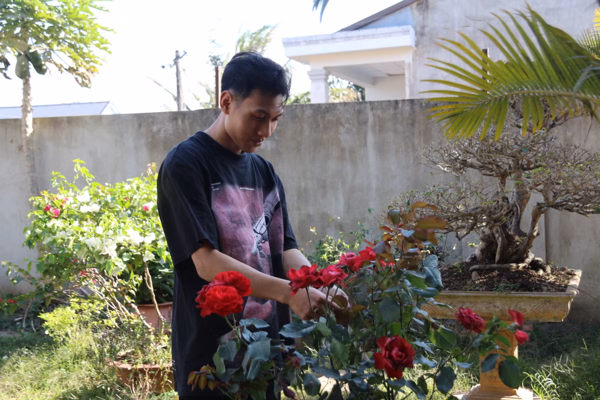 Chàng trai Ê Đê và mơ ước trở thành người lính bộ đội Cụ Hồ - Hình 2 Chang trai E De va mo uoc tro thanh nguoi linh bo doi Cu Ho-Hinh-2