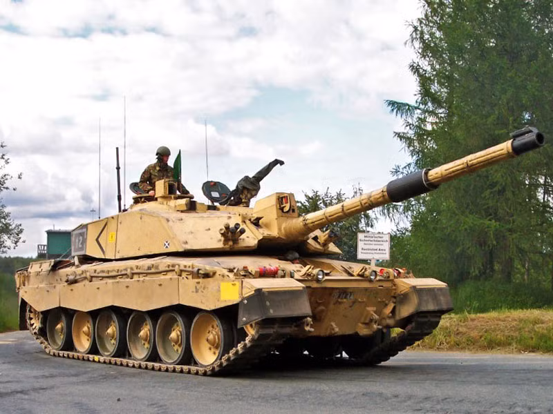 4. Challenger 2 (Vương quốc Anh) - 8,6 triệu USD.