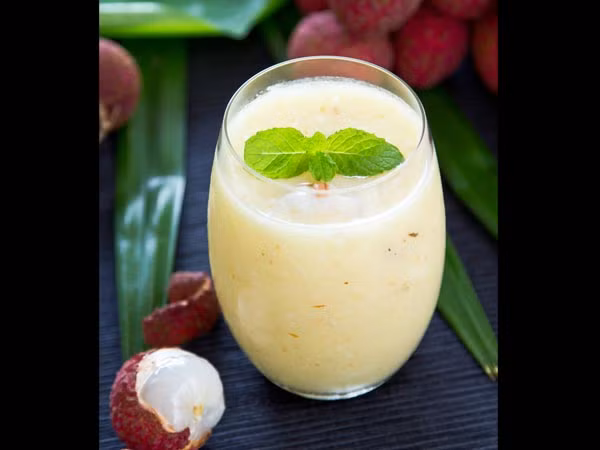 Thực phẩm đóng hộp và nước ép trái cây. Thực phẩm đóng hộp và nước ép trái cây đều chứa các chất bảo quản không tốt cho sức khỏe và đường ruột của bạn. Tốt nhất không nên sử dụng các loại thực phẩm này sau khi phẫu thuật dạ dày.