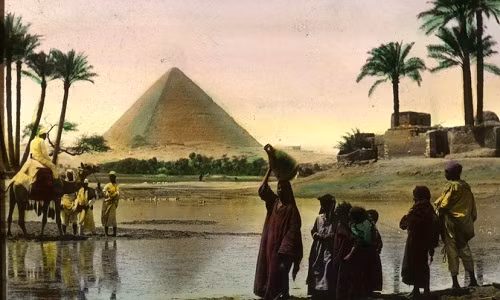 Kết quả là một cảnh quan trông rất khác vùng sa mạc mênh mông mà Giza và quần thể kim tự tháp quanh đó ngự trị ngày nay. Phấn hoa cổ đại này xuất phát từ những thực vật đầm lầy giống cỏ, mọc ở gần mép các hồ nước.