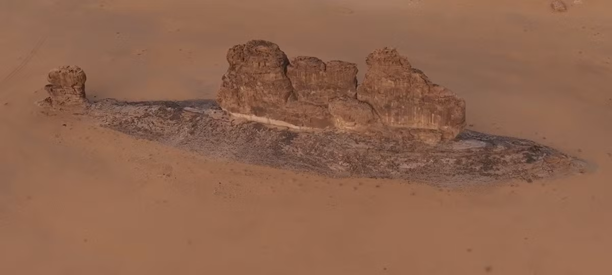 Bao phủ gần 922.500 km vuông, quận Al-Ula là quê hương của một trong những cảnh sa mạc ấn tượng nhất thế giới.