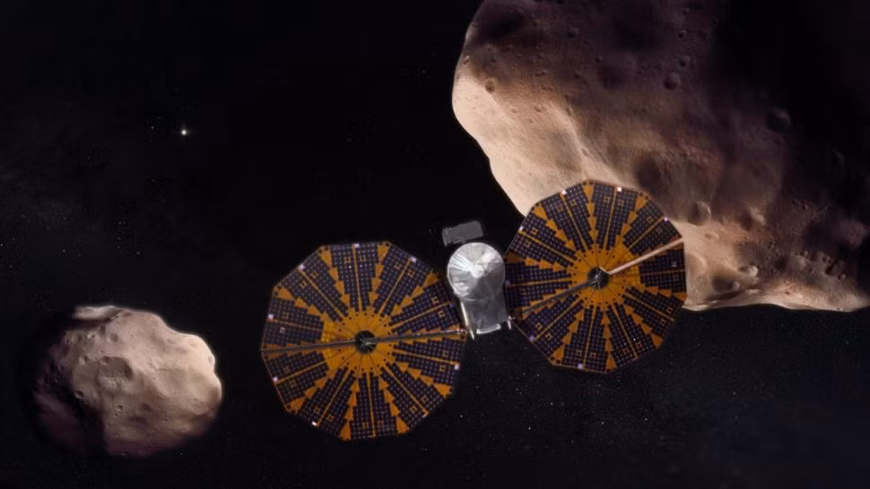 Lucy, tàu vũ trụ khám phá tiểu hành tinh của NASA, hiện đã cách rất xa Trái Đất nhưng vẫn dành thời gian để quay lại nhìn ngắm "quê hương" và ghi hình nguyệt thực toàn phần diễn ra hôm 15-16/5.
