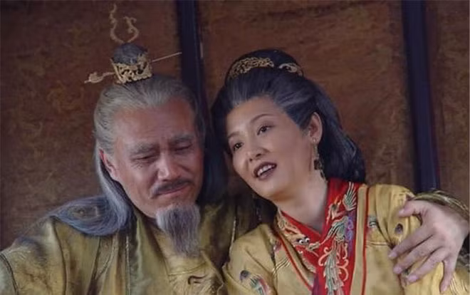 Những người dân nơi ấy truyền tai nhau rằng, đó là tiếng khóc than của Mã Hoàng hậu – vợ cả Chu Nguyên Chương. Sau đó, triều đình phải phái người làm đại lễ cúng bái thì tiếng khóc ấy mới không còn.