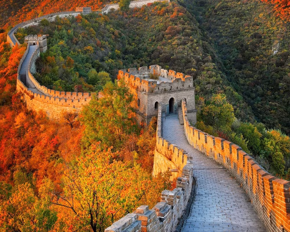 Trên thực tế, bức tường là một mạng lưới tường thành dài 20.000 km trải dài qua biên giới phía bắc của lãnh thổ Trung Quốc cổ đại.