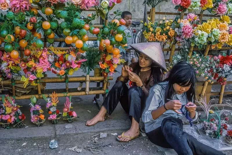 Những cô gái bán hàng ở chợ Mỹ Tho.