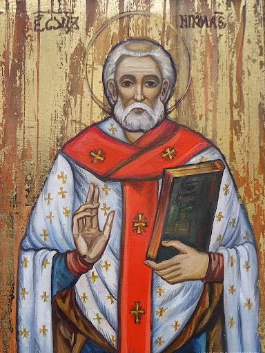 Sau khi Thánh Nicholas mất vào ngày 06/12, người dân đã vinh danh ông bằng cách tổ chức ngày lễ vào ngày này. Ngày 06/12 hàng năm được coi là ngày may mắn để mua sắm lớn, tặng quà hoặc kết hôn.