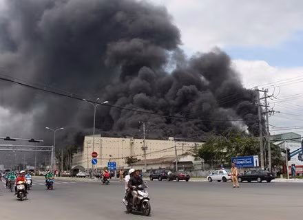 Vụ cháy lớn nhất Cần Thơ xảy ra vào khoảng 9 giờ sáng ngày 23/3 tại tầng 5 Công ty Kwong Lung Meko ở khu vực 4, phường Trà Nóc, quận Bình Thủy, TP Cần Thơ. Vụ cháy nhanh chóng lây lan sang các tầng khác của công ty. Lúc này gần 1.200 công nhân đang làm việc tháo chạy thoát thân. Khu vực khởi cháy có diện tích trên 1.800 m2, chứa nhiều vật liệu dễ cháy như vải, bông sợi khiến lửa cháy nhanh, lan sang nhiều hướng kèm theo khói đen dày đặc và khí độc.