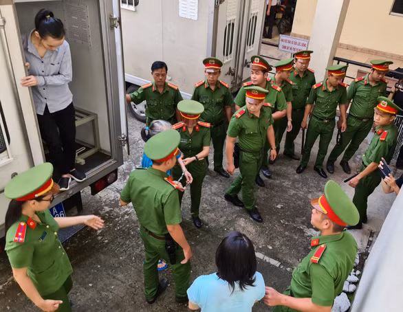 Sau 1 tuần nghị án, sáng ngày 3/7, TAND tỉnh Bình Dương đưa ra phán quyết đối với các bị cáo trong vụ án Giết người đổ bê tông xảy ra tại huyện Bàu Bàng.