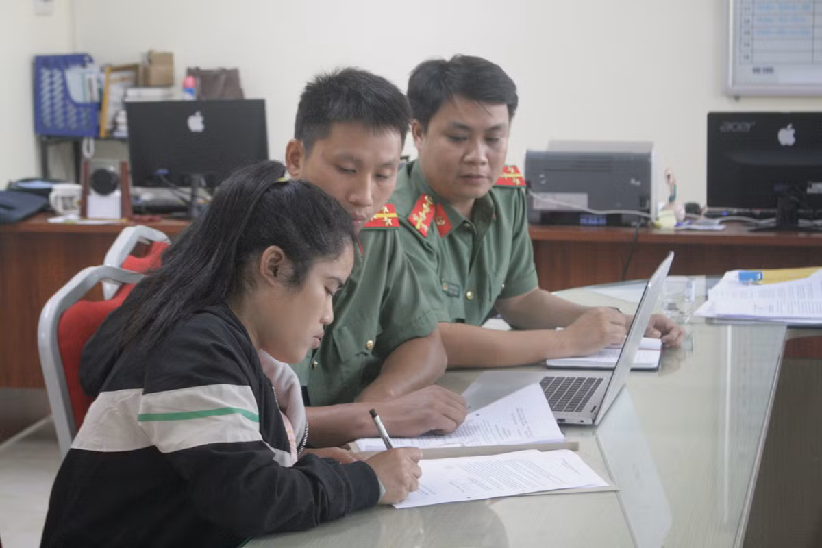 Hải Phòng: Bôi nhọ công an và chính quyền, cô gái bị phạt 5 triệu Hai Phong: Boi nho cong an va chinh quyen, co gai bi phat 5 trieu