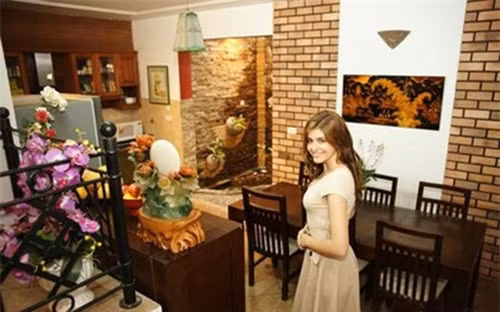 Nha lau, xe hoi bi to di muon cua nguoi mau Andera-Hinh-2