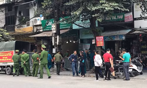 Ha Noi: Chay nha o pho co lam 2 nguoi thuong vong-Hinh-2