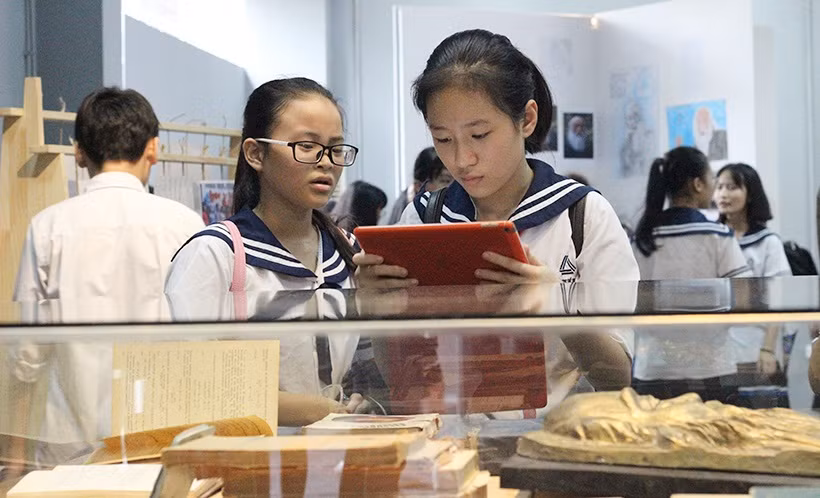 Những kỷ vật về thầy Văn Như Cương cũng được trưng bày tại đây.