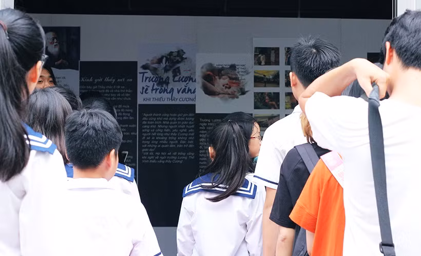 Buổi lễ là dịp để thế hệ học sinh Trường THPT Dân lập Lương Thế Vinh (Hà Nội) bày tỏ lòng biết ơn sâu sắc nhất tới các thế hệ thầy cô giáo, thể hiện tinh thần “Tôn sư trọng đạo”, và ghi nhớ công ơn của thầy Văn Như Cương.