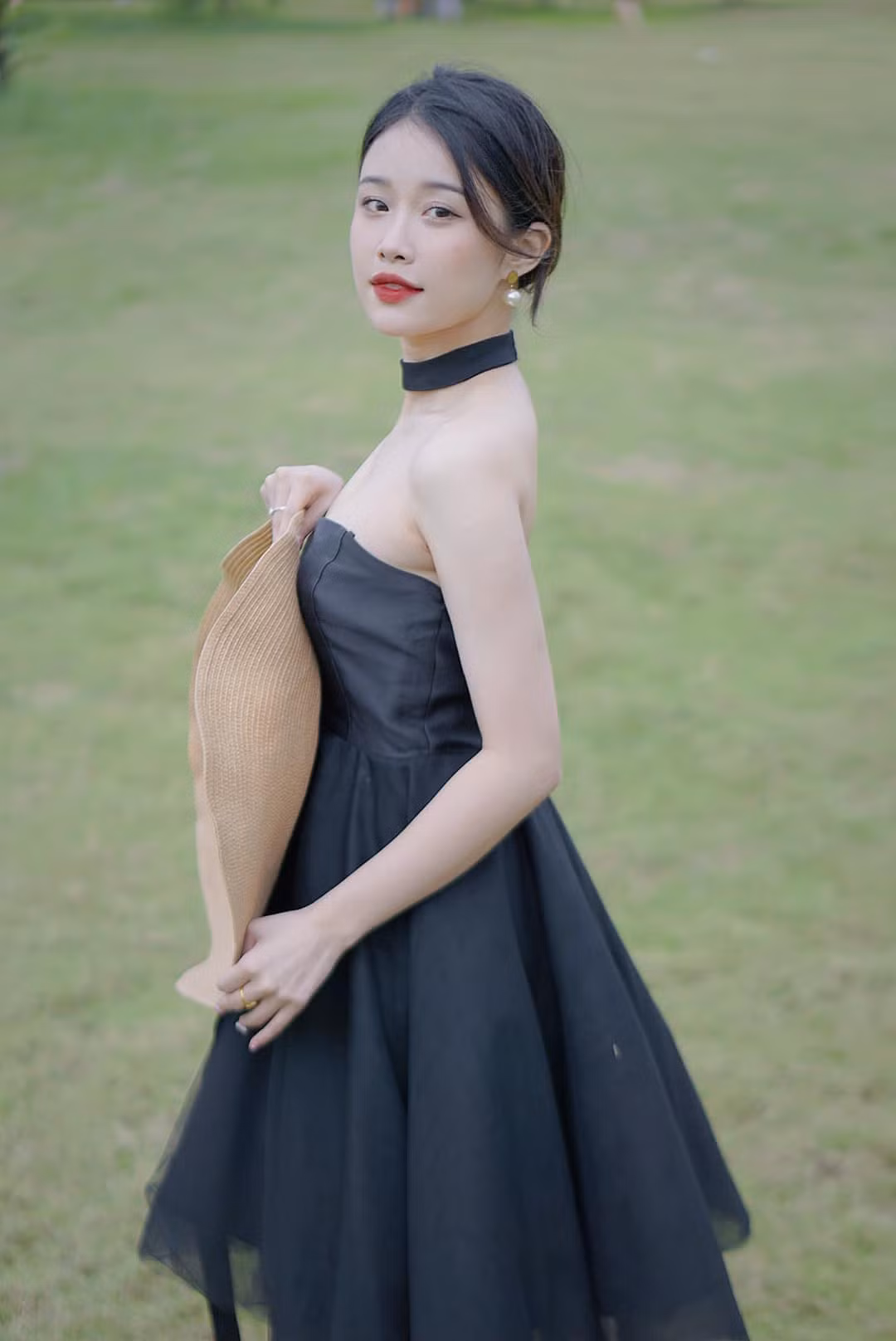 Từ những chia sẻ trên trang cá nhân, có thể Trang Nhung hiện tại rất lạc quan, yêu đời và hài lòng với cuộc sống của mình.