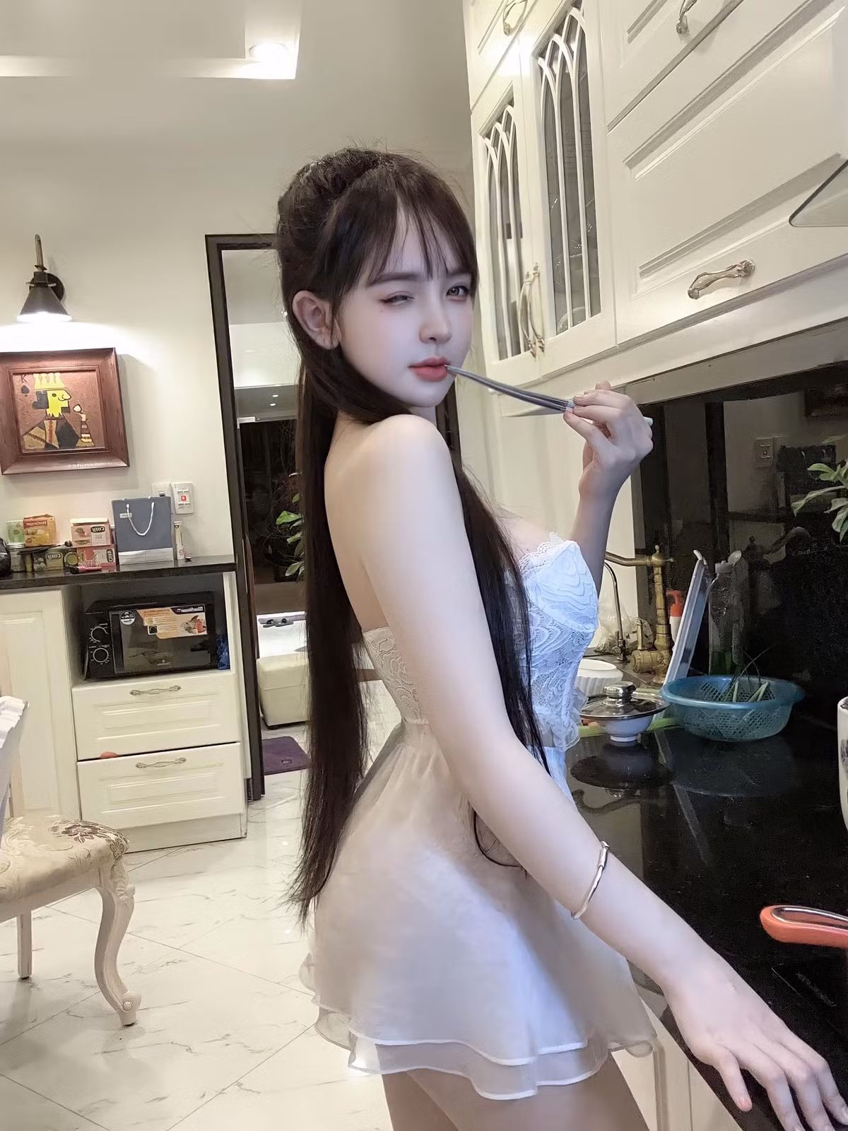 Sau nhiều năm kể từ khi khoảnh khắc đó, hiện tại Huyền Châu gây bất ngờ với ngoại hình phổng phao.