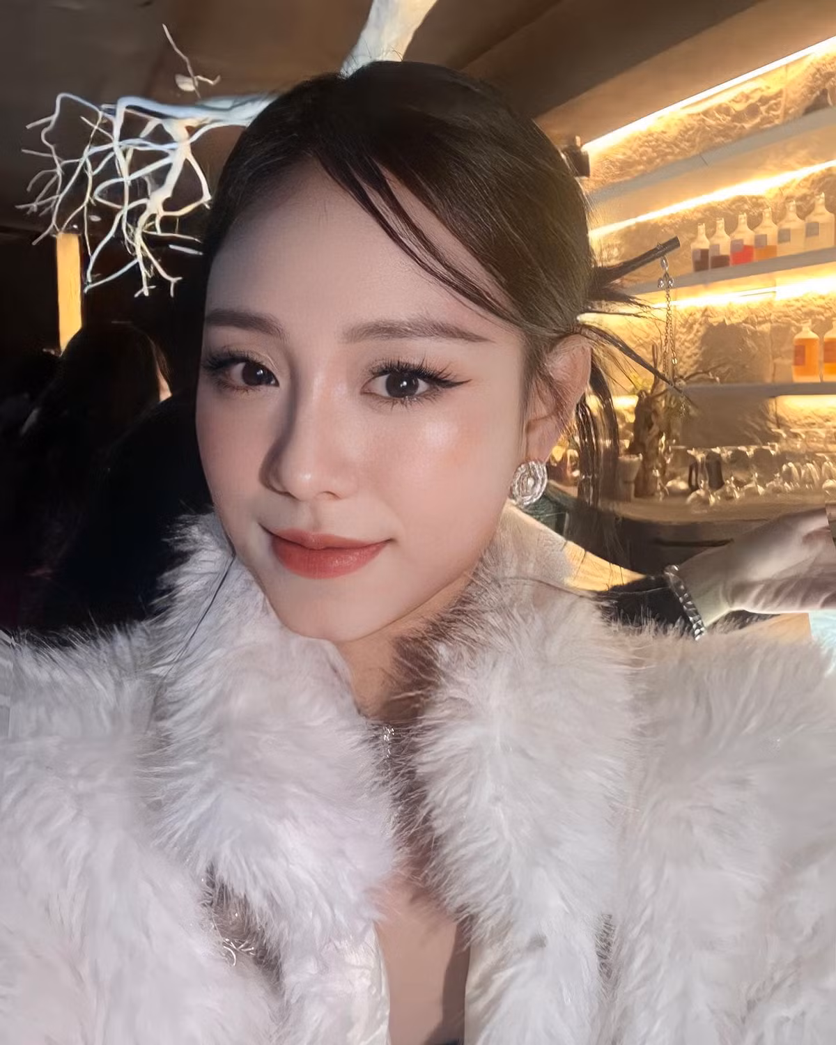 Cô cũng thường xuyên đăng tải những khoảnh khắc đời thường lên trang cá nhân hàng chục ngàn lượt theo dõi của mình. Ảnh: FBNV