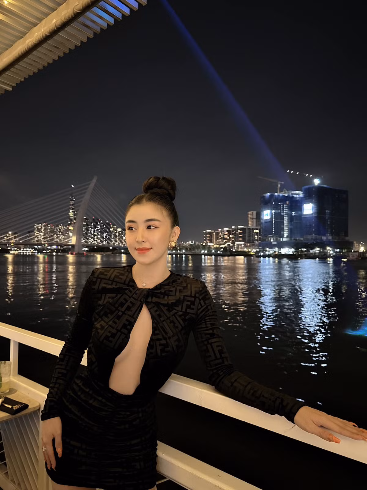 Sau đó, cô quyết định vào Sài Gòn lập nghiệp. Từ những hình ảnh gần đây cho thấy, hiện tượng mạng Đà Lạt đã có sự thay đổi lớn về ngoại hình.