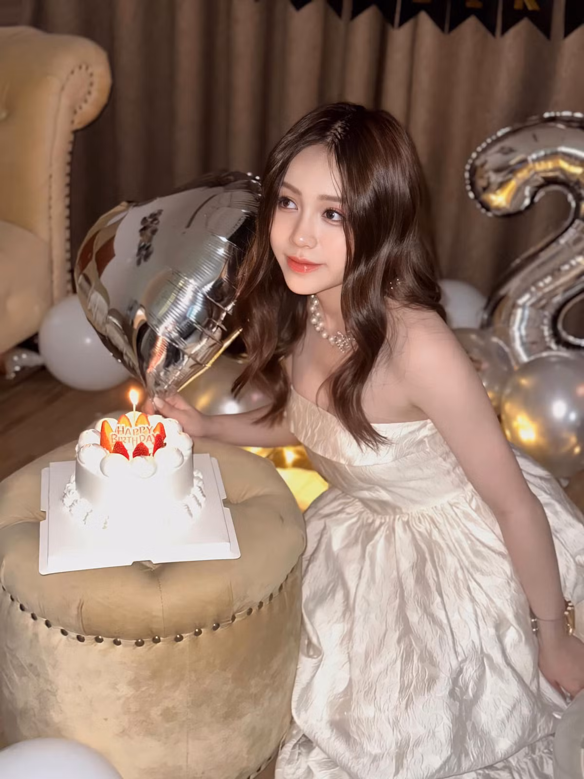 Nhờ lợi thế số đo cơ thể chuẩn chỉ mà cô nàng tự tin chinh phục được những bộ đồ tôn dáng. Ảnh: FBNV