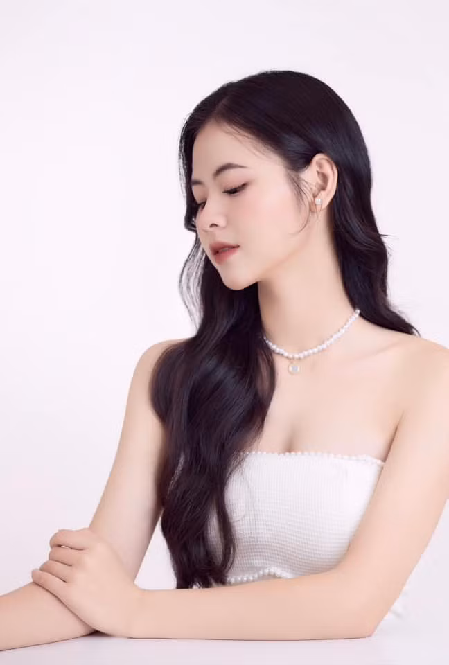 Ngân Hà từng lọt vào top 5 cuộc thi tìm kiếm Đại sứ sinh viên ĐH Đà Nẵng Miss&amp;Mr UD 2022.