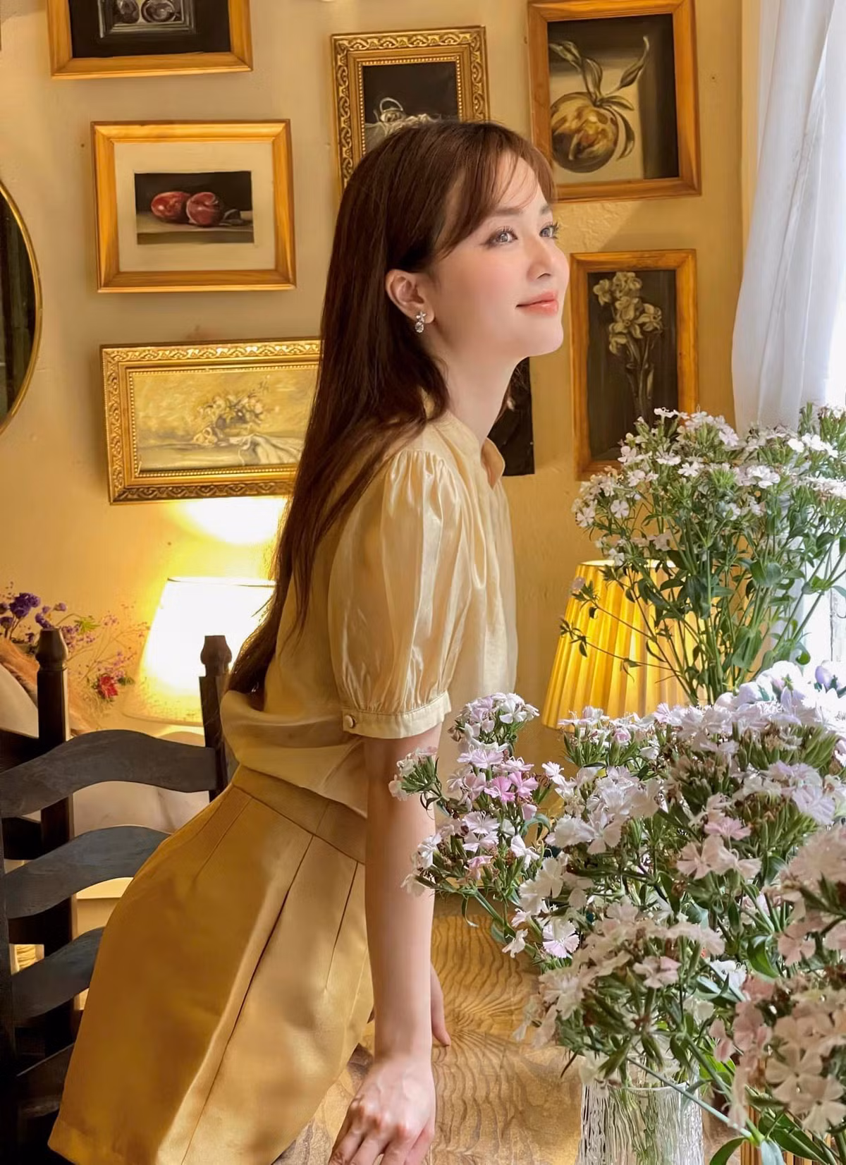 Được biết, gái xinh Hồ Liên từng theo học Đại học Y Dược - Đại học Thái Nguyên. Tuy nhiên, hiện tại cô không theo đuổi công việc lên quan đến ngành học.