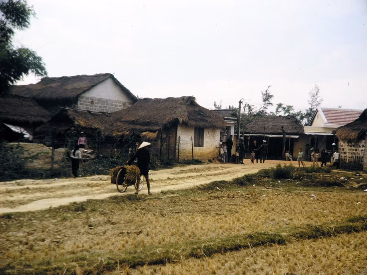 Thôn xóm ở ngoại ô Huế.