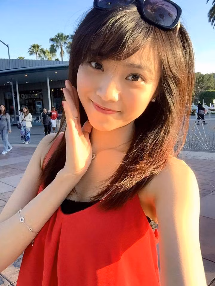 Sở thích của cô nữ du học sinh xinh đẹp này là đi du lịch, trải nghiệm các nền văn hoá khác nhau và thưởng thức các đặc sản của từng vùng. "Với mình mỗi ngày là một cuộc phiêu lưu, mình luôn không ngừng nghỉ thú vị hoá cuộc sống của mình", Thanh Thảo chia sẻ.