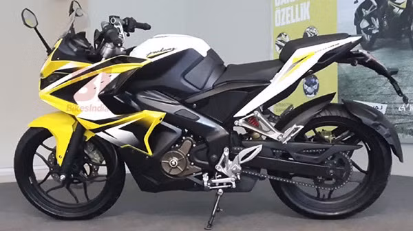 Moto 200cc gia re Pulsar 200 SS thong linh thi truong Viet
