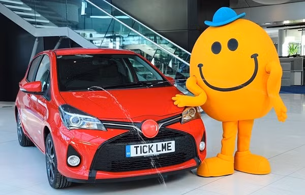 Chiec xe Toyota Yaris 2015 doc nhat cuoi rung ron khi bi cu-Hinh-3