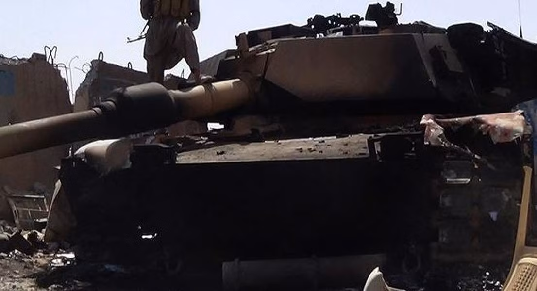 Vị chuyên gia Nga còn chỉ ra rằng, động cơ xe tăng M1 Abrams cần nhiên liệu máy bay phản lực sạch, điều này sẽ dẫn tới chúng hoạt động không hiệu quả trong điều kiện chiến trường bụi bặm.