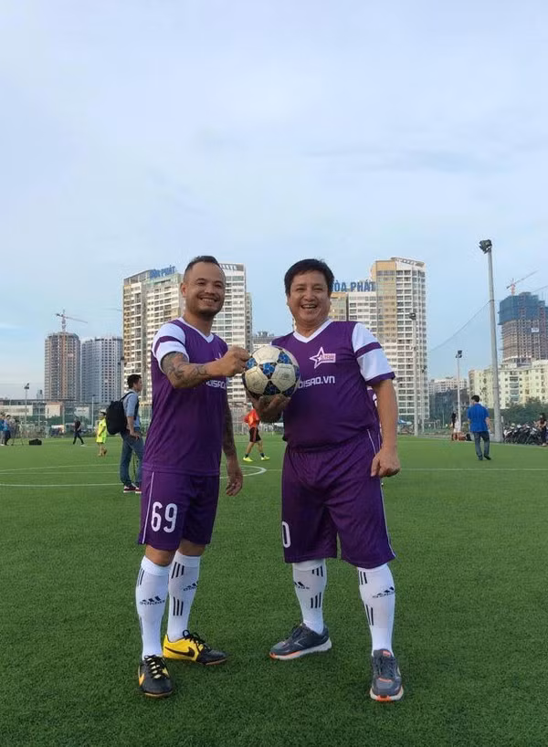 A Day Roi: Tran Lap “hien ve” tren Facebook sau loi tien biet cua NSUT Chi Trung-Hinh-3