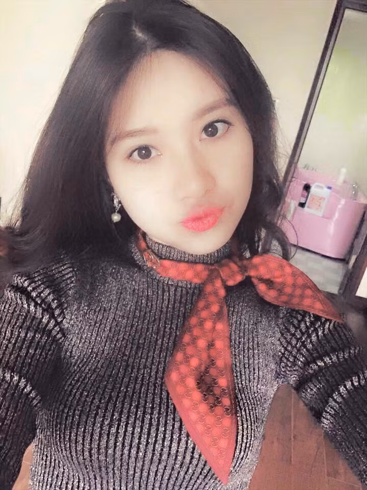 Lượng khách đến quán ăn của Trà My tăng lên từng ngày và sau lần cô xuất hiện trên mạng với biệt danh "hot girl bún đậu", nhiều chàng trai trẻ còn hứa sẽ đến quán để ủng hộ cho cô.