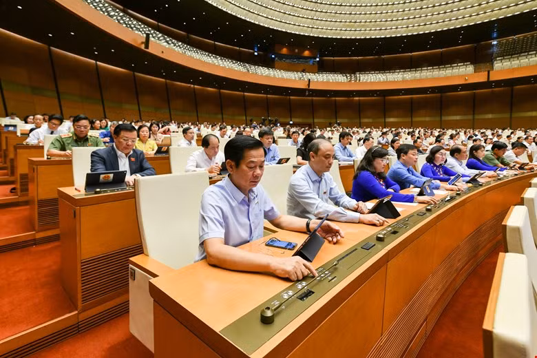 Quốc hội lập đoàn giám sát huy động nguồn lực chống Covid-19 Quoc hoi lap doan giam sat huy dong nguon luc chong Covid-19