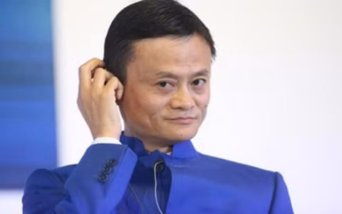 Jack Ma đang sở hữu 6,3% Alibaba và 37,9% của Ant Financial.