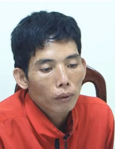 4. Lường Văn Lả (26 tuổi, trú tại xã Thanh Nưa, huyện Điện Biên) bị khởi tố về hành vi giết người.