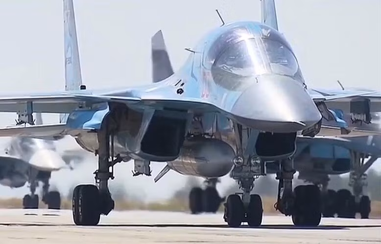 "Mỹ có thể đánh bật lực lượng không gian vũ trụ Nga khỏi Syria bằng cách phóng 300 - 400 tên lửa hành trình Tomahawk vào căn cứ Hmeimim, từ đó khôi phục tình trạng của họ về quyền bá chủ thế giới".