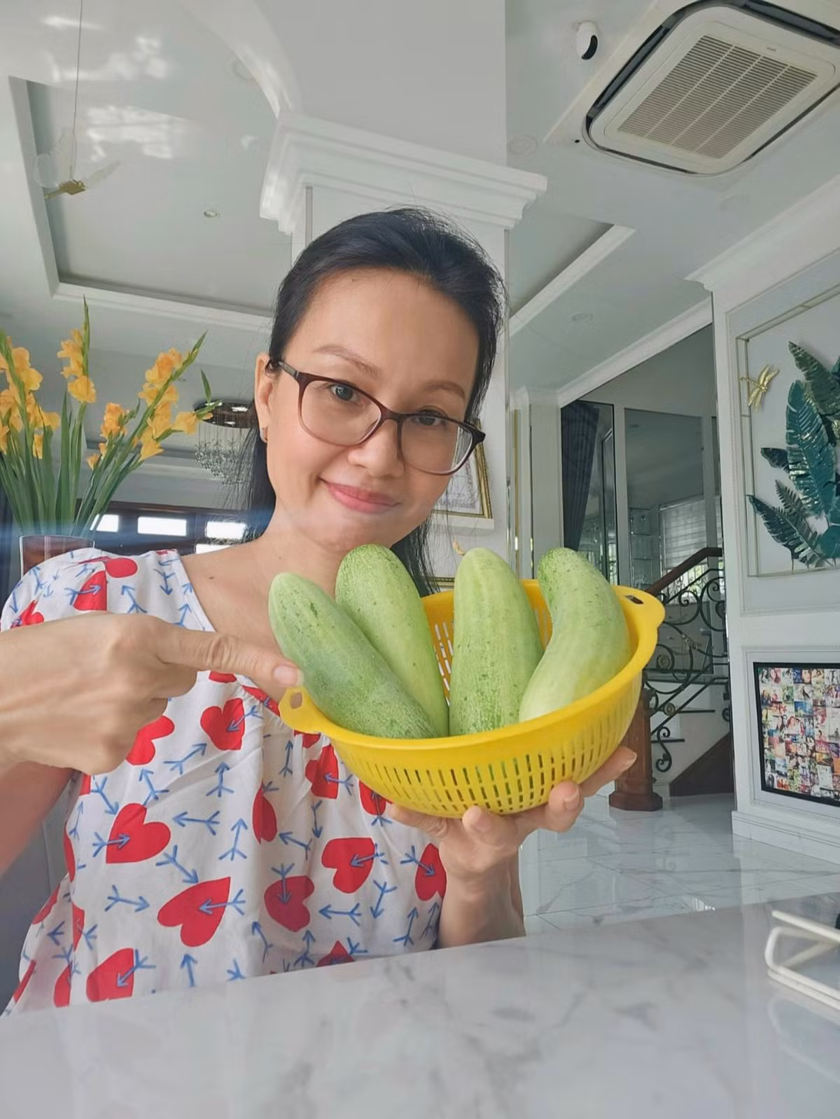 Tất cả các loại cây đều ra quả vừa đủ và căng bóng. Ảnh: FB Cẩm Ly