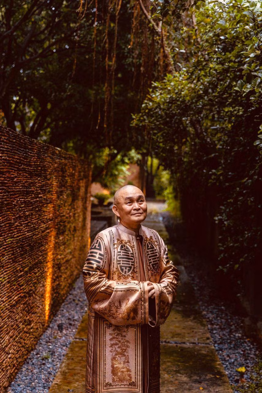 Danh hài Xuân Hinh được coi là "gương mặt huyền thoại" của làng sân khấu phía Bắc. Sau nhiều năm hoạt động nghệ thuật, nam nghệ sĩ sở hữu nhiều bất động sản giá trị. Ảnh: FB Xuân Hinh