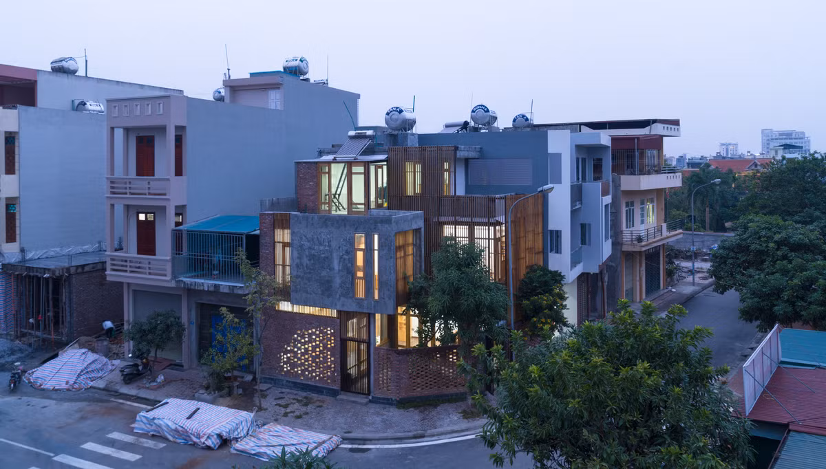 Đặc biệt, chủ nhân của căn nhà là một kiến trúc sư, người vốn đặt nhiều tâm tư với sự phát triển của kiến trúc xanh. Ảnh: Triệu Chiến