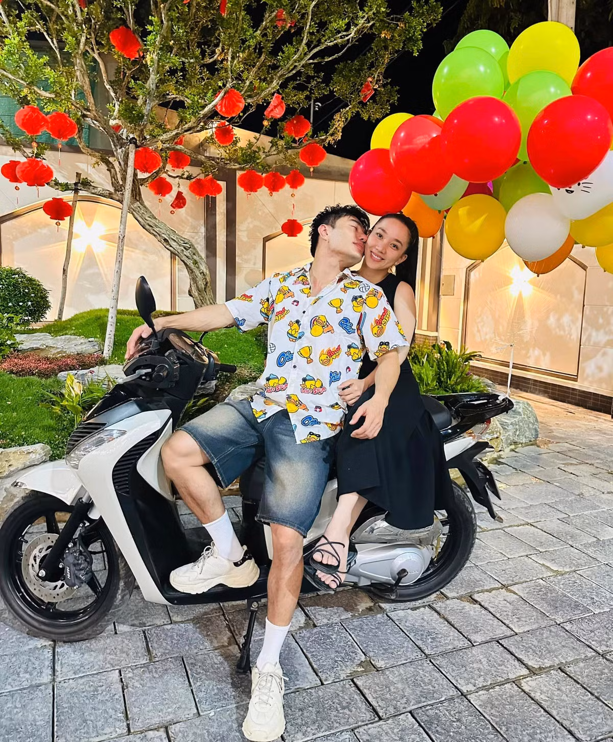 Thông qua một số hình ảnh được chia sẻ có thể thấy căn nhà của Lê Dương Bảo Lâm rất khang trang, rộng rãi và xây dựng theo phong cách hiện đại. Ảnh: FB Lê Dương Bảo Lâm
