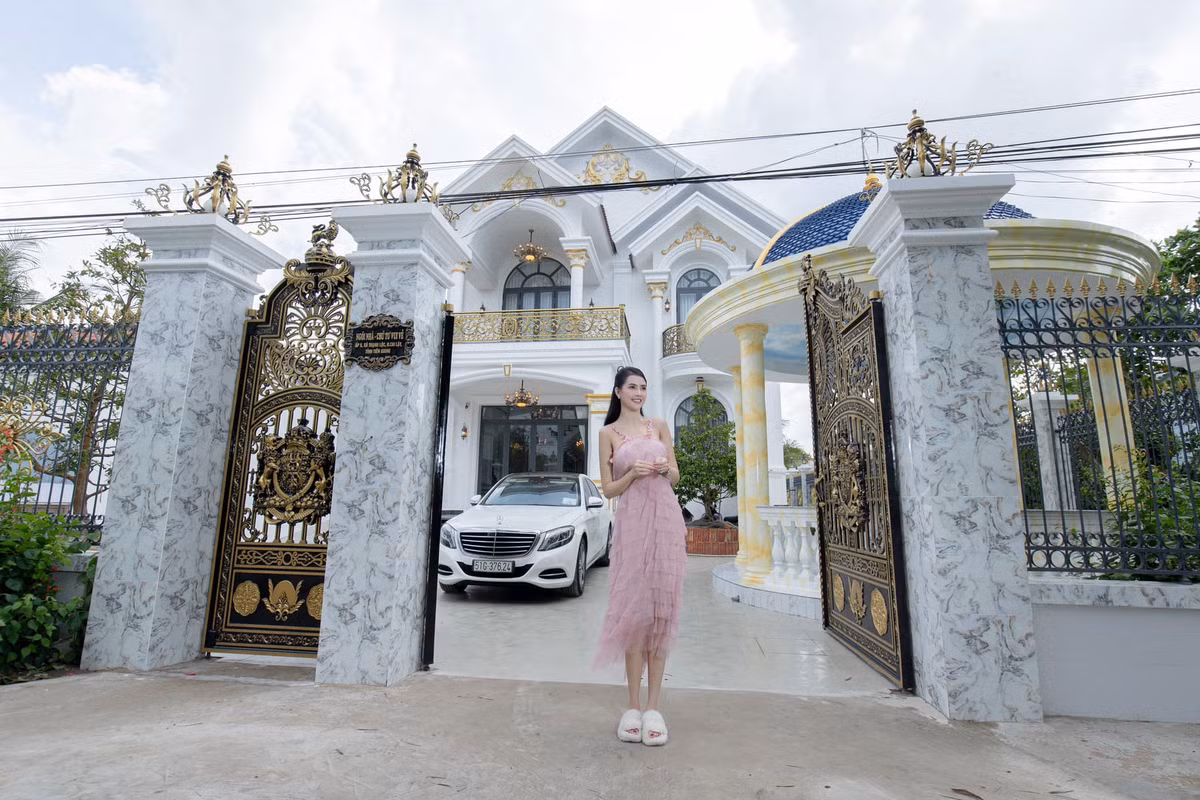 Biệt thự gồm 2 tầng bắt đầu xây dựng từ đầu năm 2023 và đến Tết 2024 mới hoàn thành. Ảnh: FB Mơ Phan