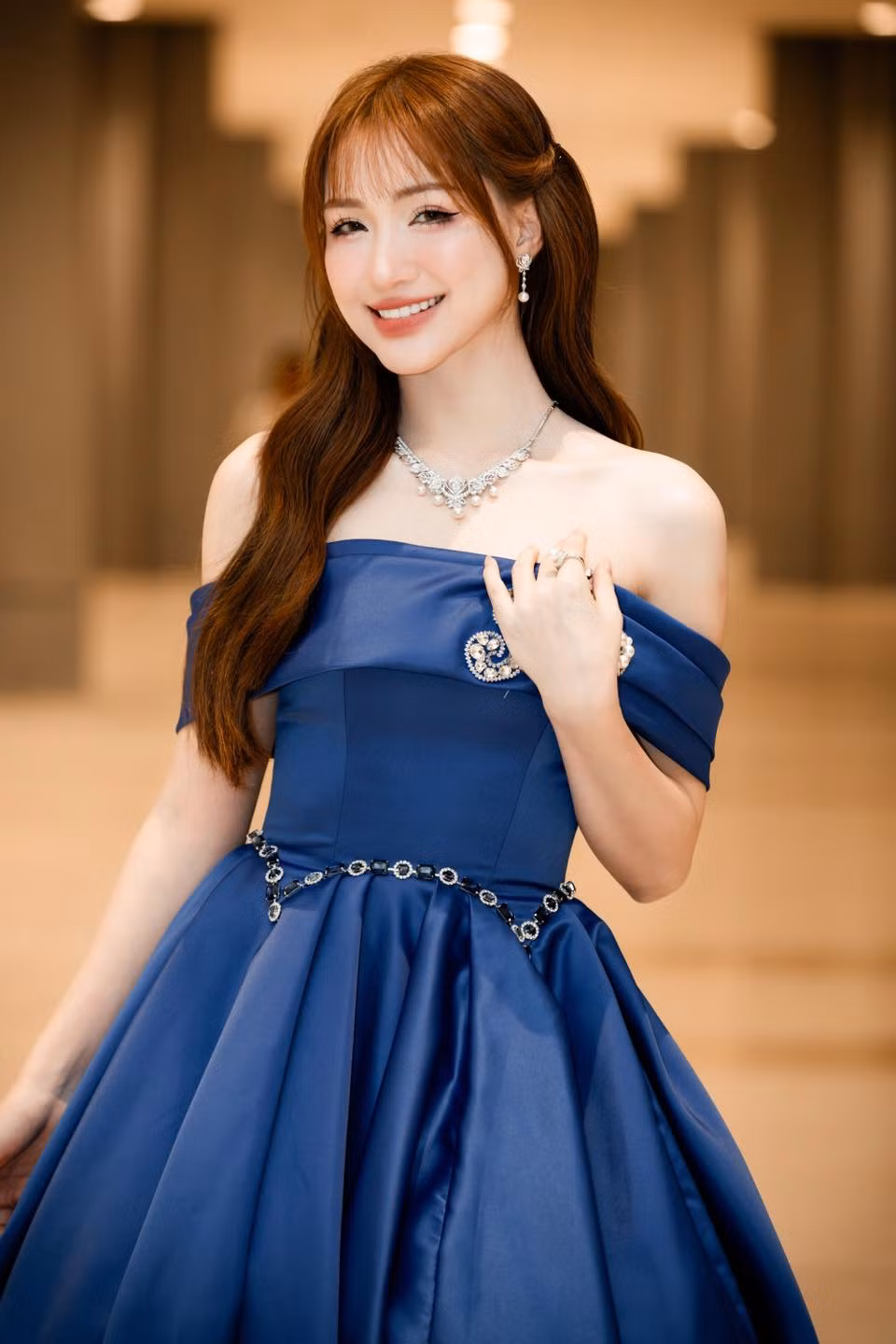 Hiện tại, Hòa Minzy có sự nghiệp thành công và là một trong những nữ ca sĩ thực lực, thường xuyên được mời biểu diễn ở nhiều chương trình. Ảnh: FB Hòa Minzy