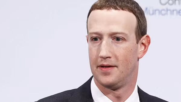 Với khối tài sản này, Mark Zuckerberg vươn lên vị trí thứ 2 trong bảng xếp hạng người giàu thế giới, cao hơn 1 tỷ USD so với Jeff Bezos. Ảnh: Fox News