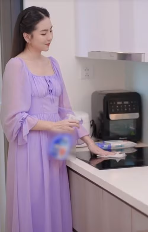 Khu bếp thường xuyên được Mai Ngọc dọn dẹp, lau chùi. Ảnh: FB Mai Ngọc