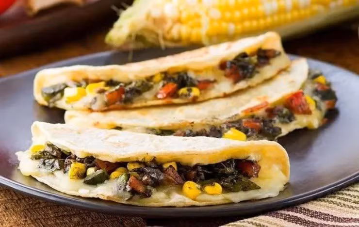Những hạt mốc ngô này có thể gây sợ hãi cho nhiều người nhưng với người Mexico chúng đã trở thành món đặc sản nổi tiếng, thậm chí được chế biến trong những nhà hàng cao cấp. Ảnh: Getty