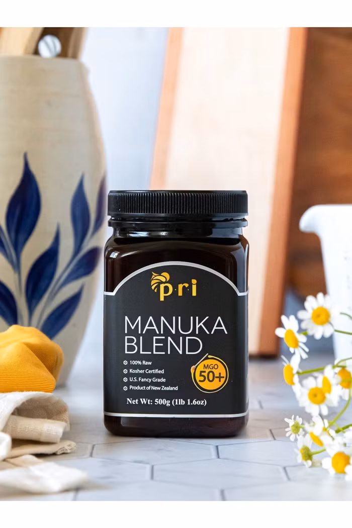 Điều thực sự khiến mật ong Manuka quý giá là đặc tính kháng khuẩn đặc biệt. Trong khi các loại mật ong khác cung cấp vitamin, khoáng chất, thì mật ong Manuka còn bổ sung một hợp chất kháng khuẩn mạnh mẽ là methylglyoxal (MGO). Ảnh: Pacific Resources