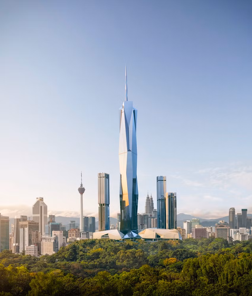 Tại trung tâm thành phố Kuala Lumpur (Malaysia), Merdeka 118 đạt đỉnh cao 678,9 mét và 118 tầng, trở thành tòa nhà cao thứ hai trên thế giới. Dự án có mặt tiền bằng kính nhiều mặt hình tam giác lấy cảm hứng từ các họa tiết tìm thấy trong nghệ thuật Malaysia. Ảnh: Archdaily