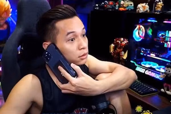 Ngoài YouTube, Nimo TV cũng là nền tảng Độ Mixi hoạt động tích cực. Một số thông tin cho biết, để có được chữ ký của Độ Mixi và team Refund, số tiền mỗi tháng Nimo TV phải trả cho Độ Mixi lên tới cả tỷ đồng/tháng. Ảnh chụp màn hình