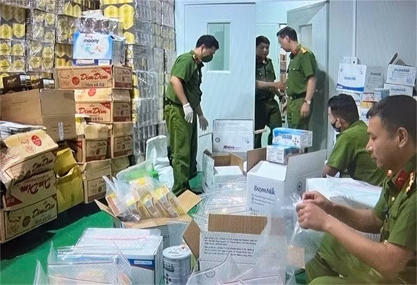 Loạn thị trường sữa bột giả nguy hại sức khoẻ người dùng Loan thi truong sua bot gia nguy hai suc khoe nguoi dung