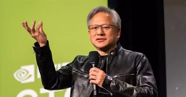 Đáng chú ý, Jensen Huang, CEO Nvdia, là một trong những tỷ phú có tài sản tăng mạnh nhất năm nay, với mức tăng 80,4 tỷ USD nhờ sự bùng nổ của cổ phiếu Nvdia. Ảnh: CNBC