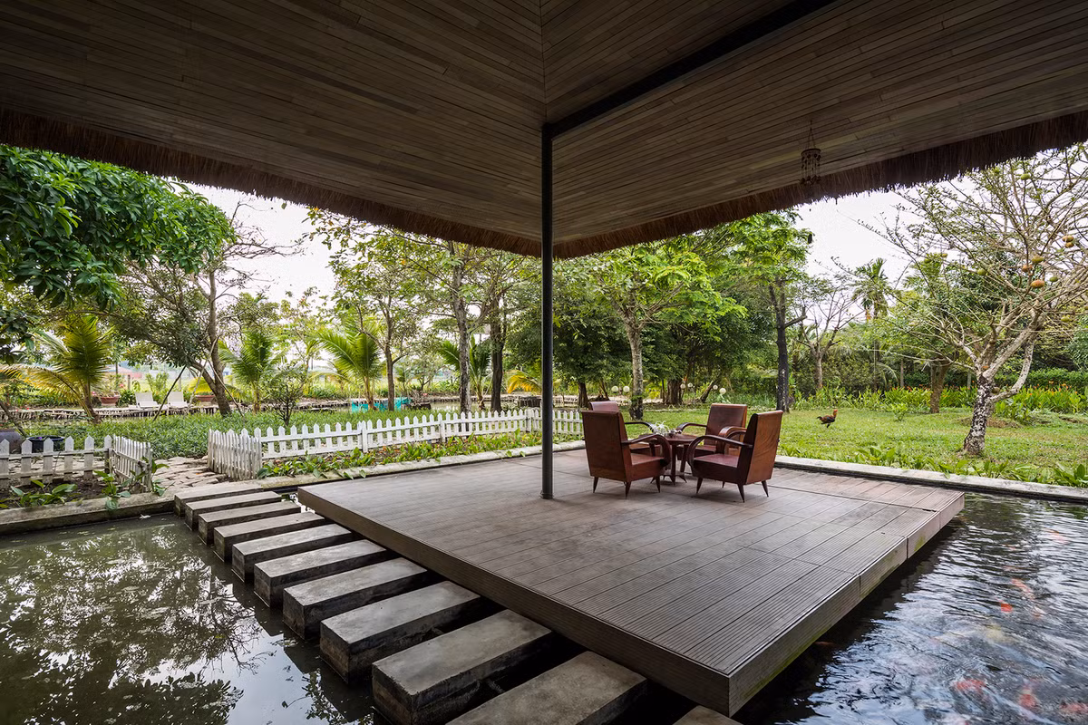 Vì vậy, anh luôn muốn có một nơi yên bình và vui tươi, nơi anh có thể gạt bỏ mọi lo toan của thế gian để tìm thấy sự bình yên trong tâm hồn, vun đắp sự hòa hợp và tái tạo năng lượng. Ảnh: Hiroyuki Oki
